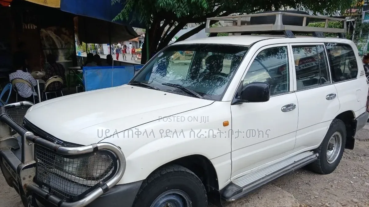Toyota Land Cruiser 2004 Off white