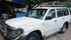 Toyota Land Cruiser 2004 Off white
