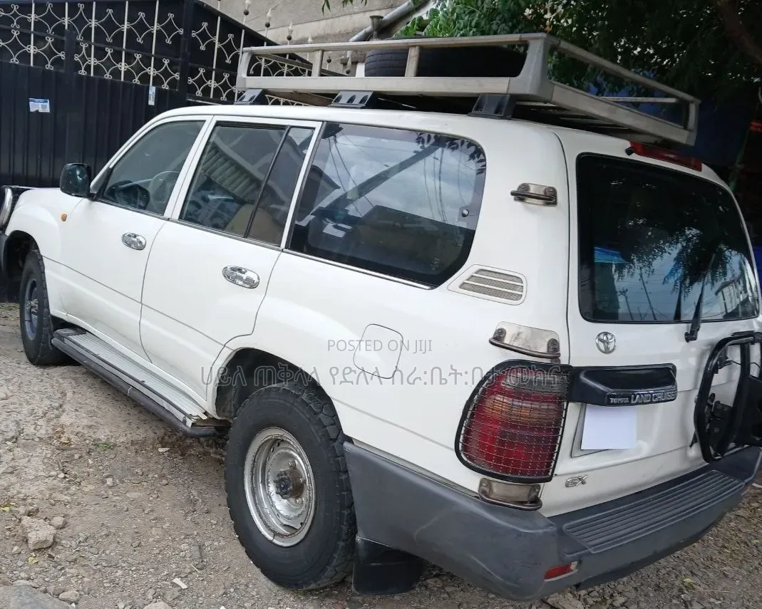 Toyota Land Cruiser 2004 Off white