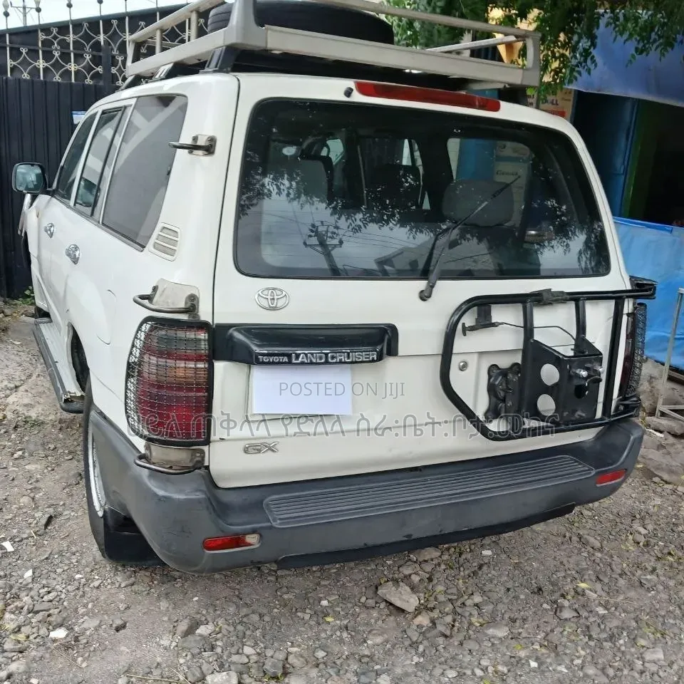Toyota Land Cruiser 2004 Off white