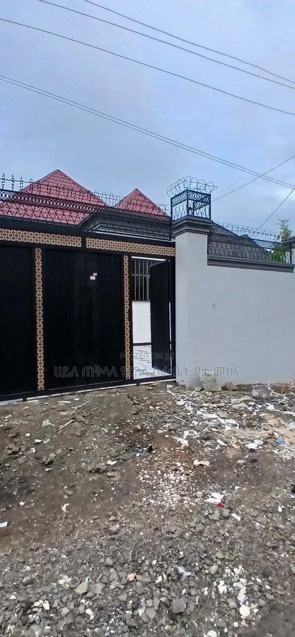 Furnished 5bdrm Villa in Legetafo Area, Oromia-Finfinne for sale