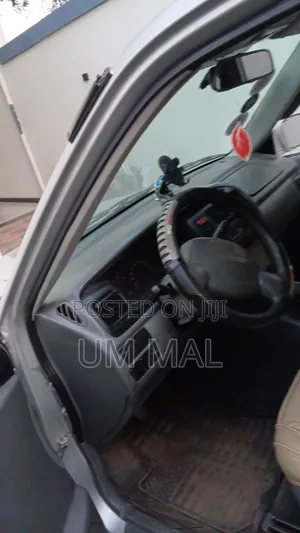 Suzuki Grand Vitara XL 7 2001 Gray