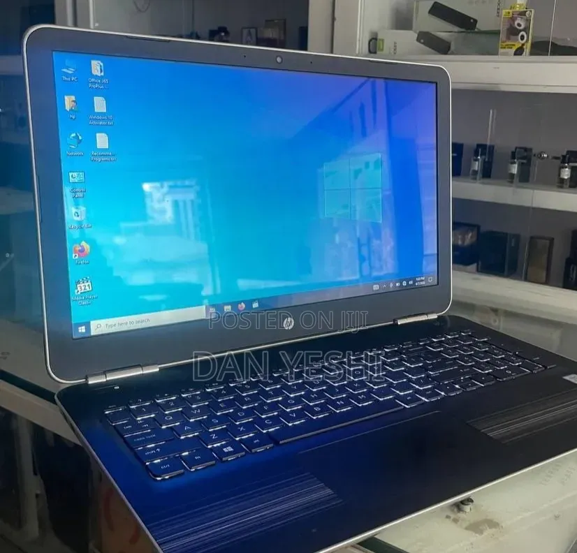 New Laptop HP Pavilion 15 8GB Intel Core i5 SSD 1T
