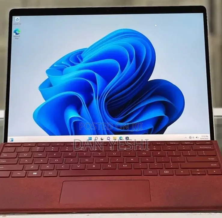 New Laptop Microsoft Surface Pro 8 16GB Intel Core i5 SSD 256GB