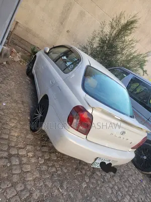 Toyota Platz 2001 White