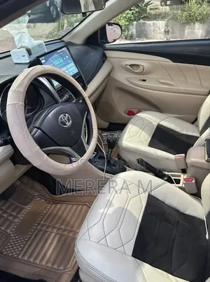 Toyota Yaris 2013 Silver