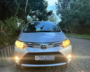 Toyota Yaris 2013 Silver