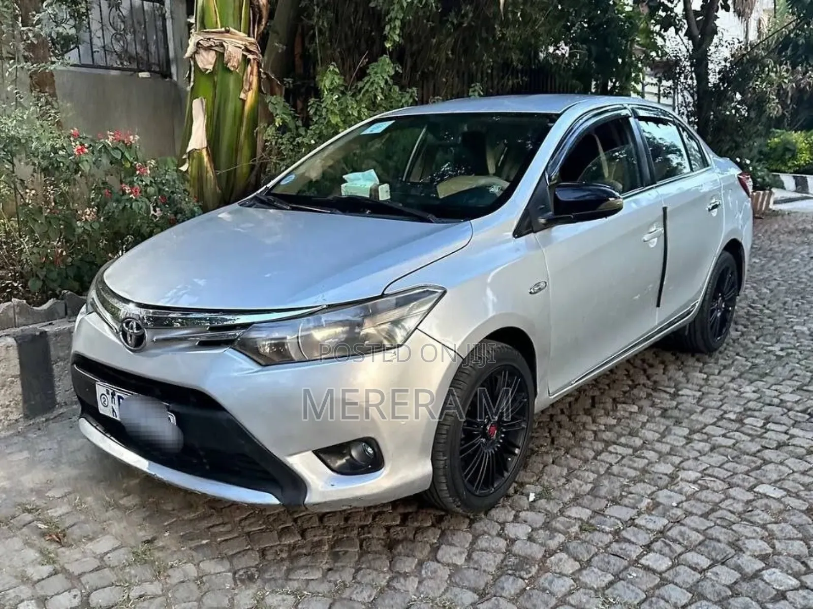Toyota Yaris 2013 Silver
