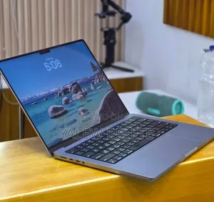 New Laptop Apple MacBook Pro 32GB Apple M1 Pro SSD 512GB