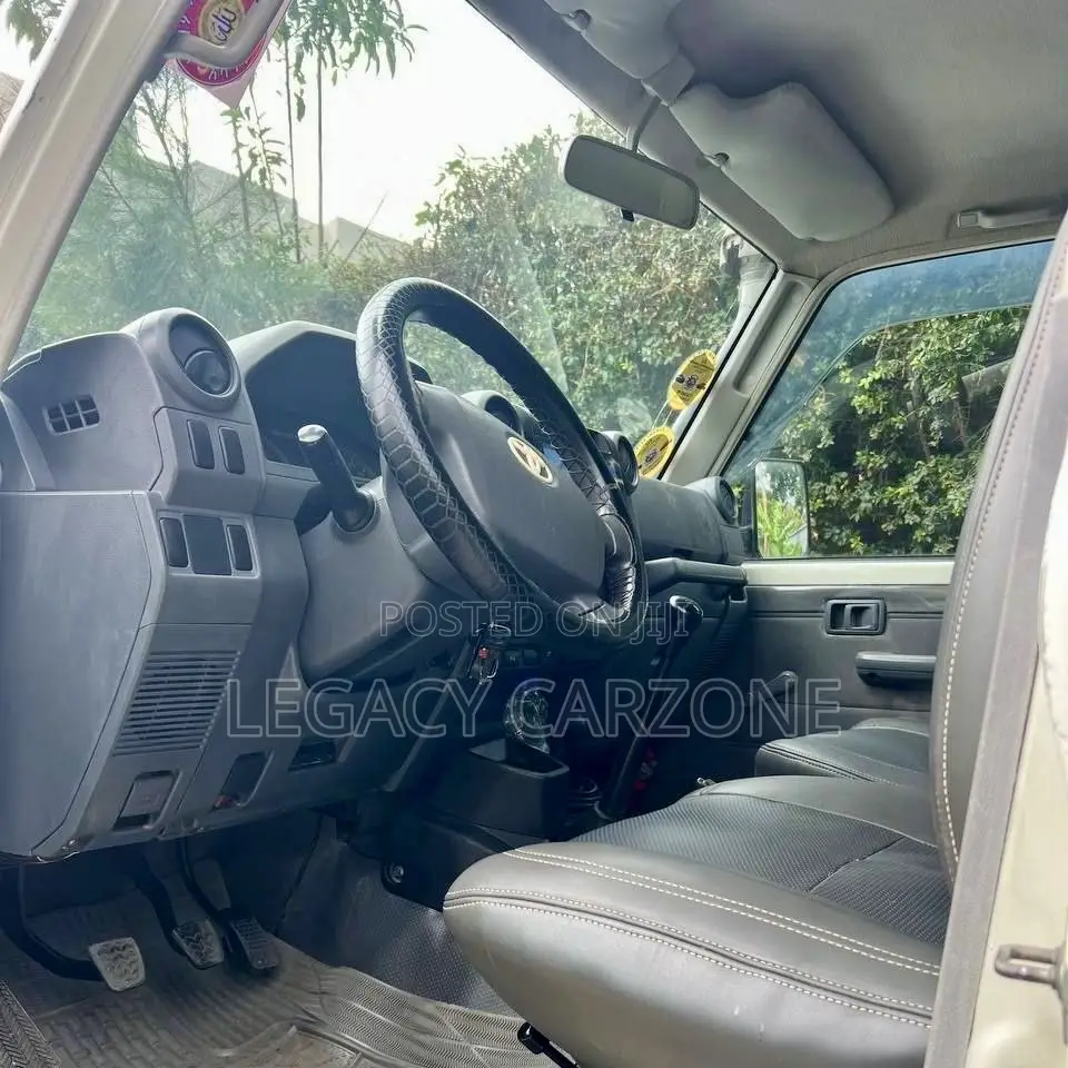Toyota Land Cruiser 2014 White