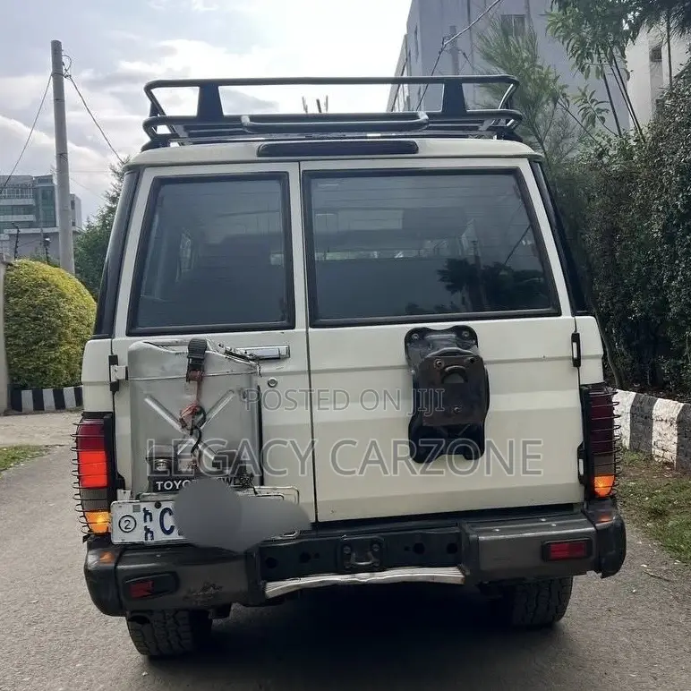 Toyota Land Cruiser 2014 White