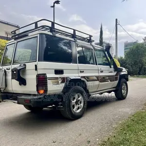Toyota Land Cruiser 2014 White