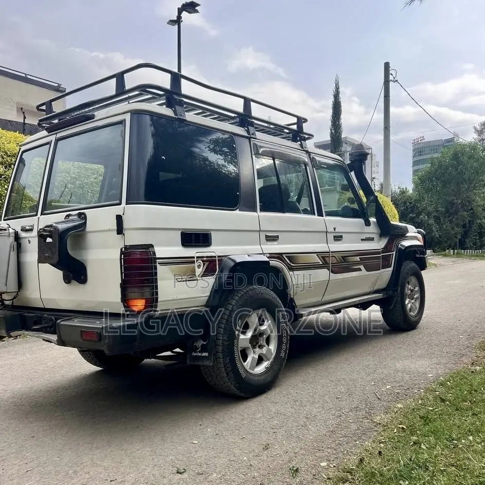 Toyota Land Cruiser 2014 White