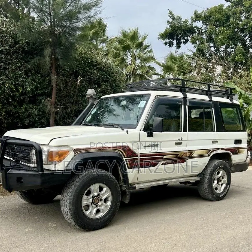 Toyota Land Cruiser 2014 White