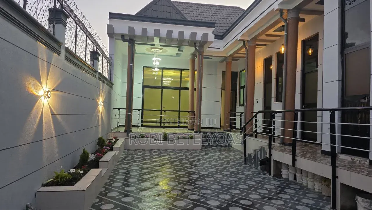 Furnished 6bdrm Villa in Villa, East Shewa for sale