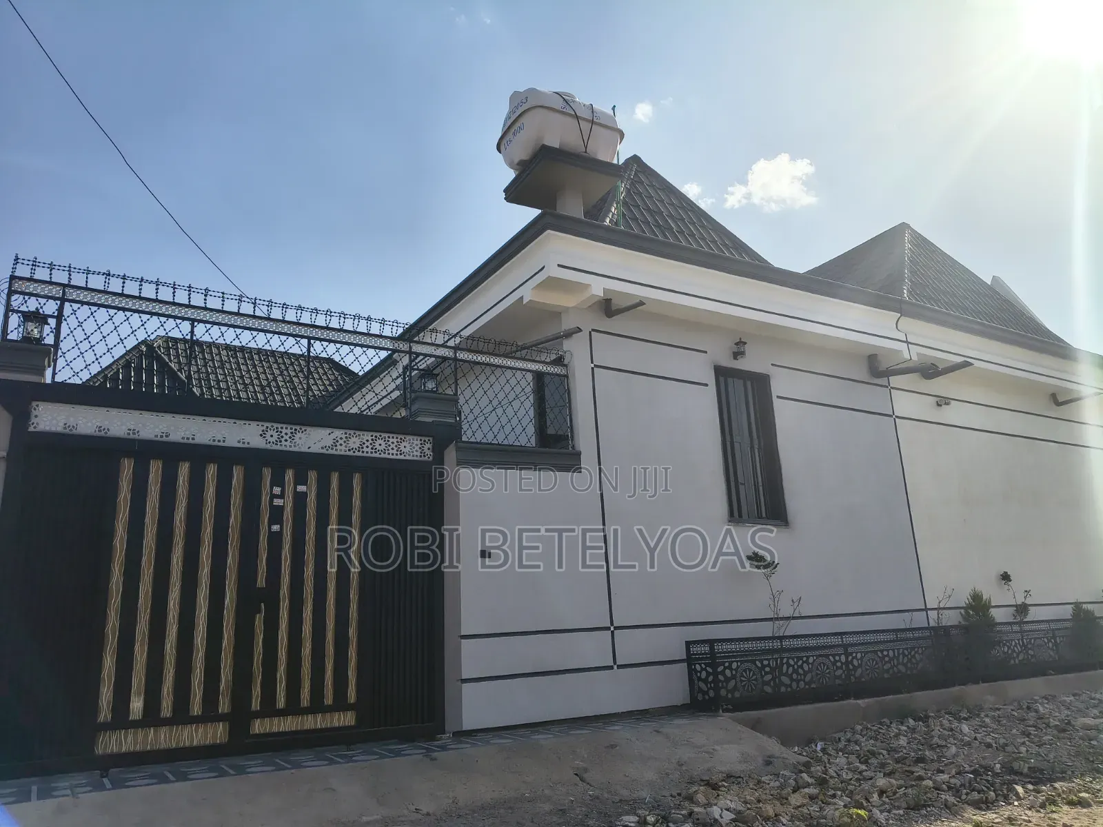 Furnished 6bdrm Villa in Villa, East Shewa for sale
