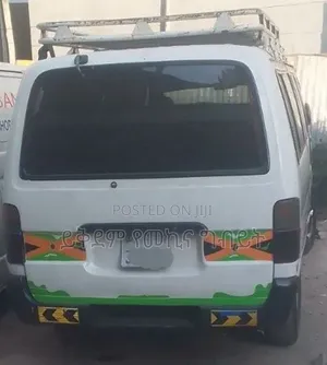 Toyota HiAce 2004 White