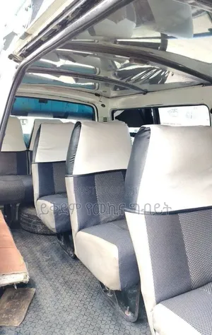 Toyota HiAce 2004 White