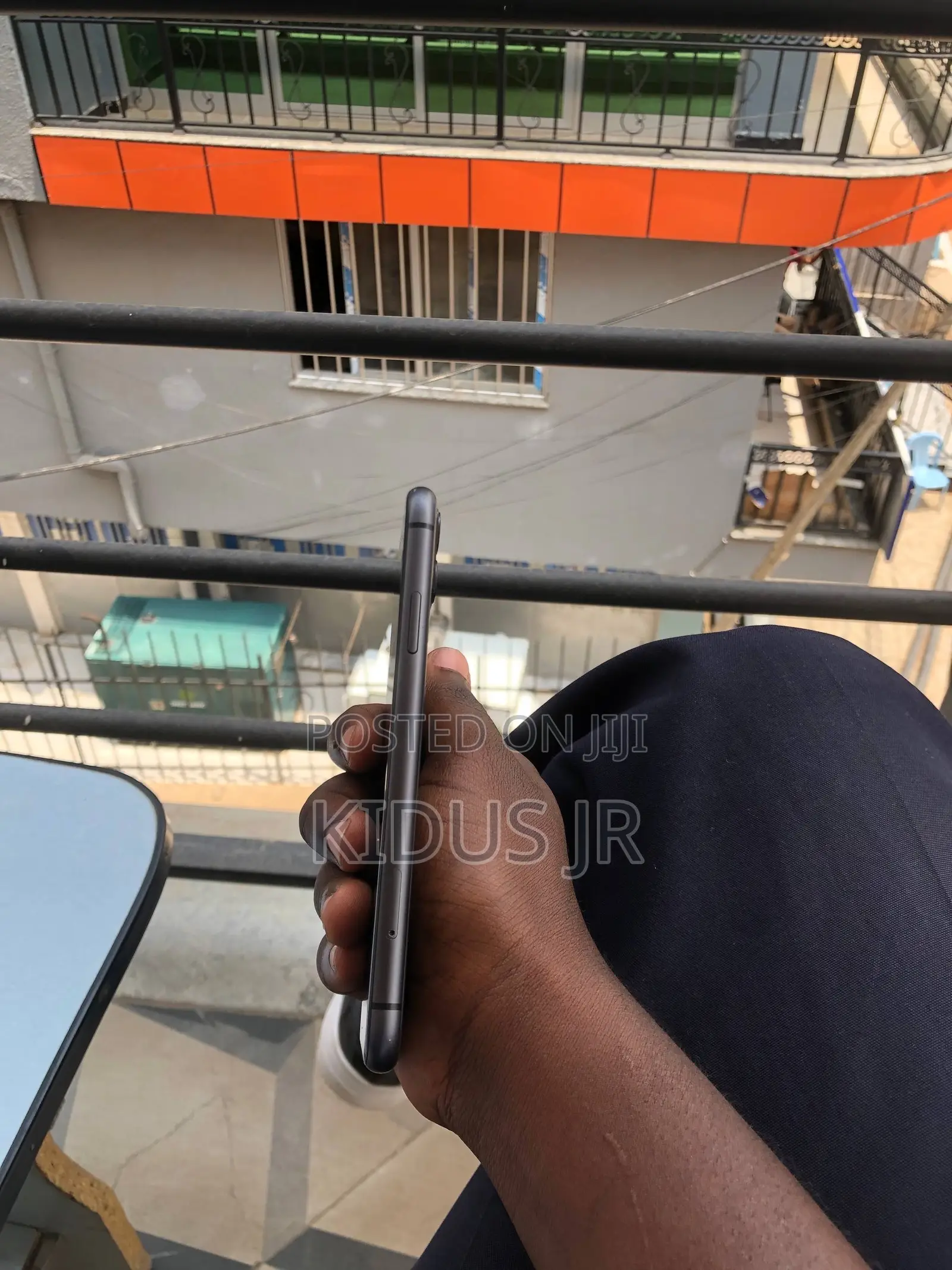 New Apple iPhone 11 64 GB Black