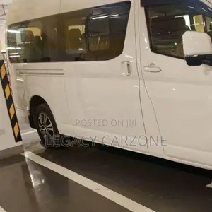 Toyota HiAce 2022 White