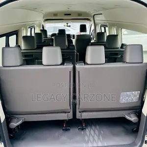 Toyota HiAce 2022 White