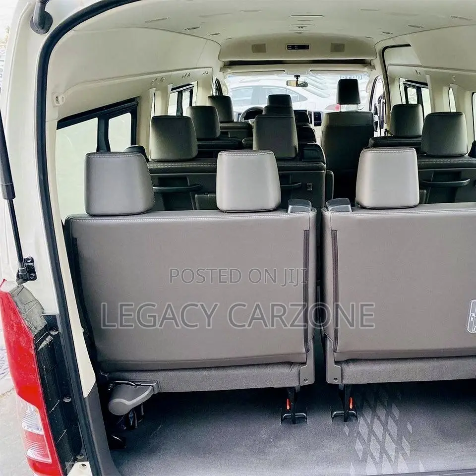 Toyota HiAce 2022 White