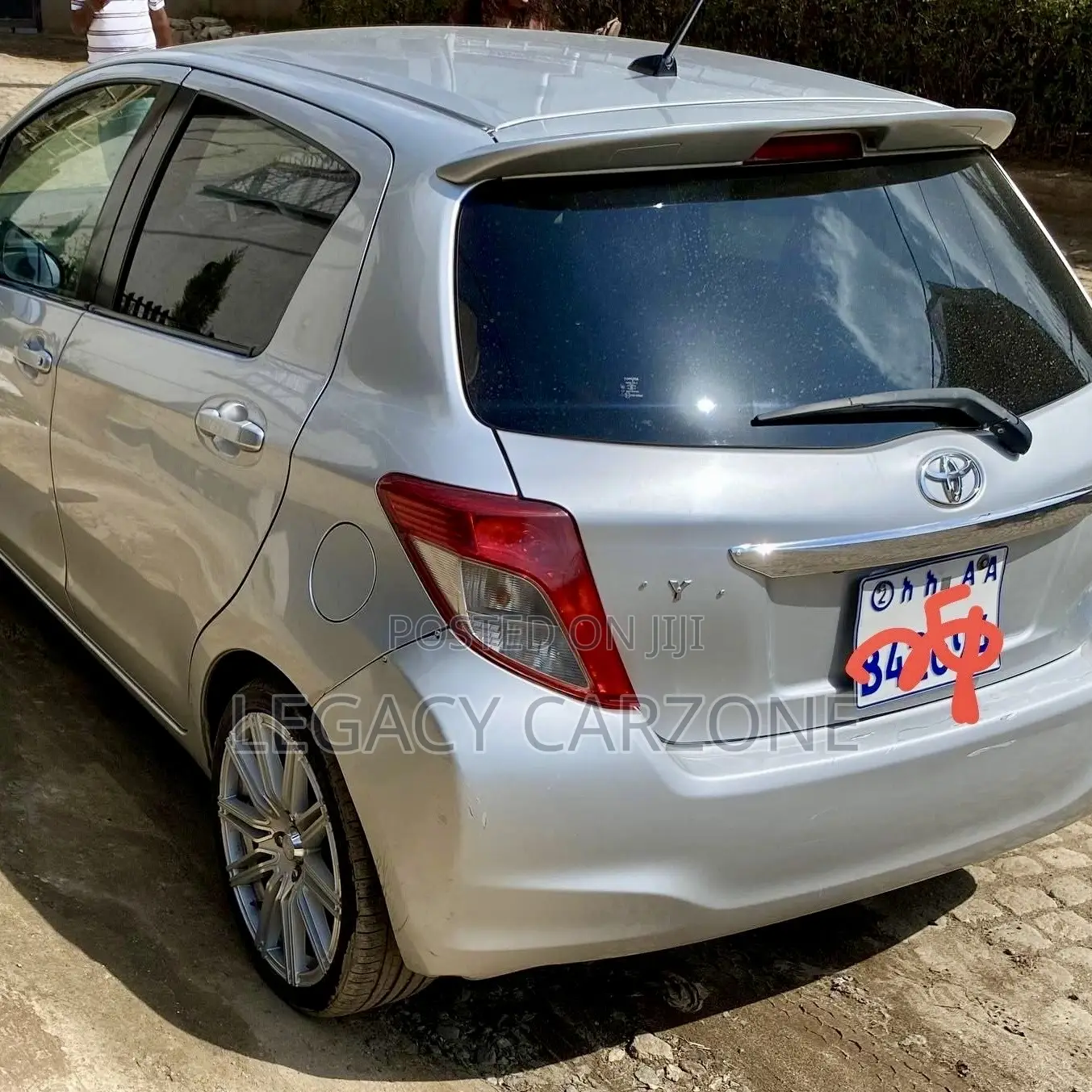 Toyota Yaris 2011 Silver