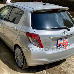 Toyota Yaris 2011 Silver