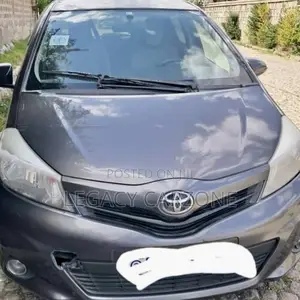 Toyota Yaris 2013 Gray