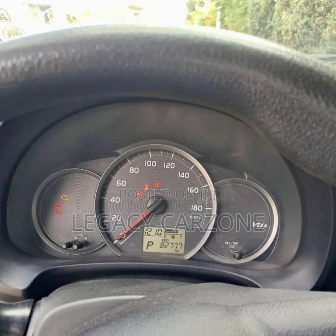 Toyota Yaris 2013 Gray