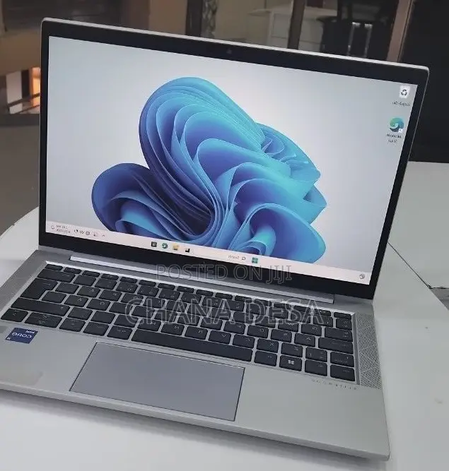 New Laptop HP EliteBook 830 G8 16GB Intel Core i5 SSD 512GB