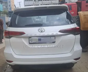 Toyota Fortuner 2023 White