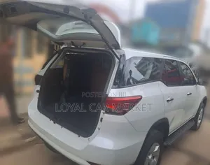 Toyota Fortuner 2023 White
