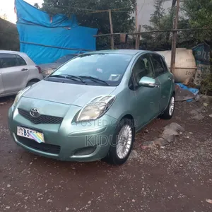 Toyota Yaris 2010 Green