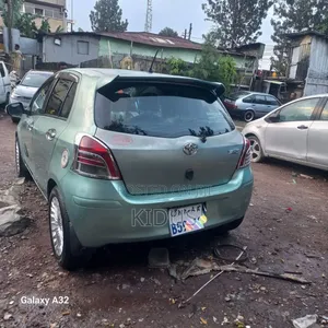 Toyota Yaris 2010 Green