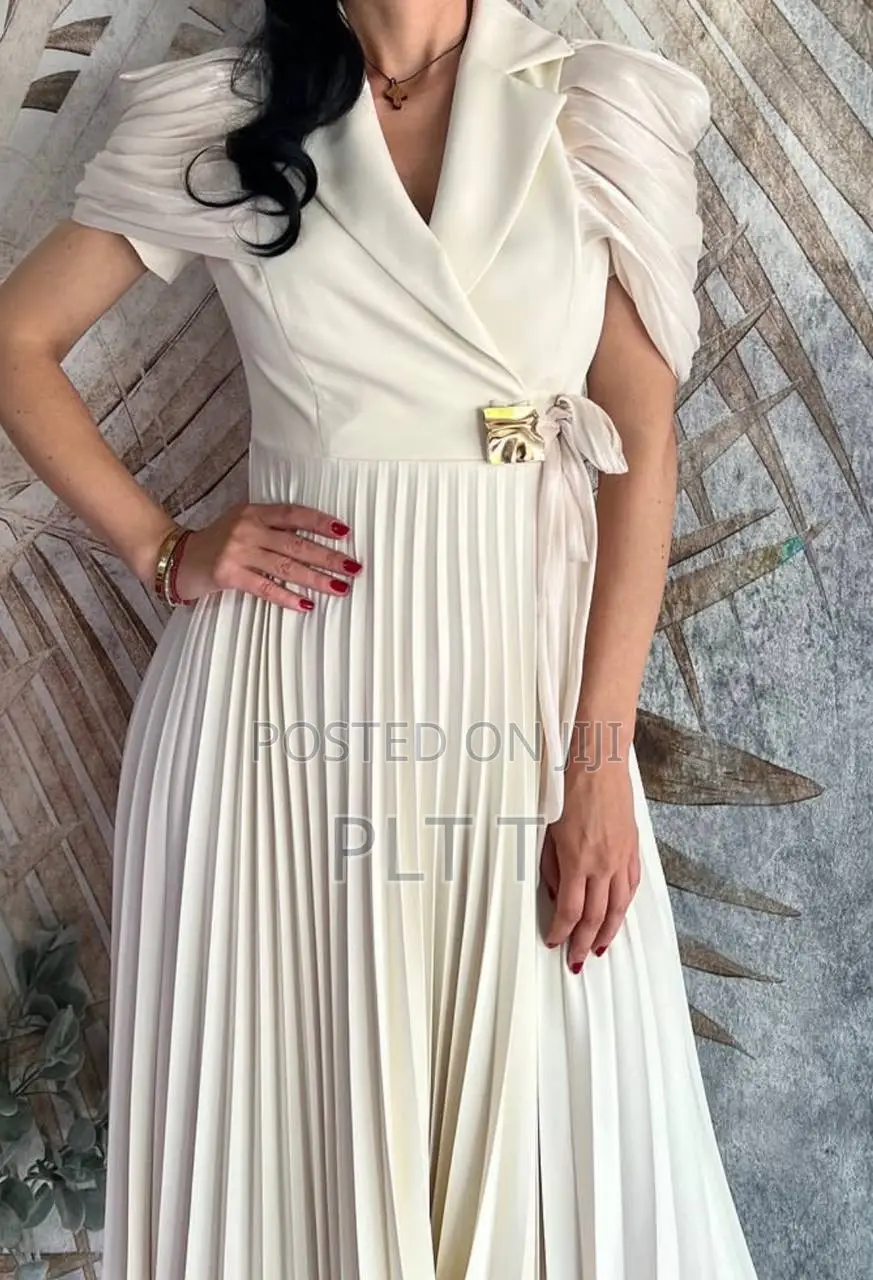Elegant Pleated Midi Dress,