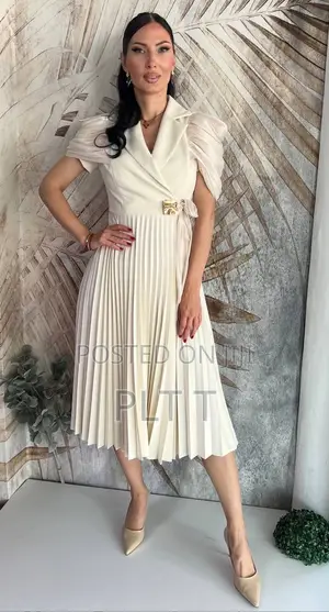 Elegant Pleated Midi Dress,
