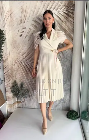 Elegant Pleated Midi Dress,