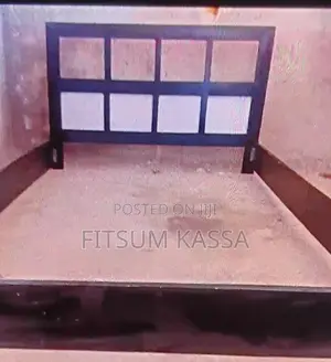 አዲስ እንጨት አልጋ