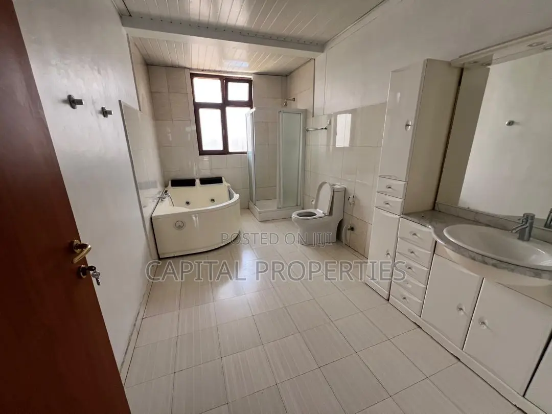 7bdrm House in Bole for rent