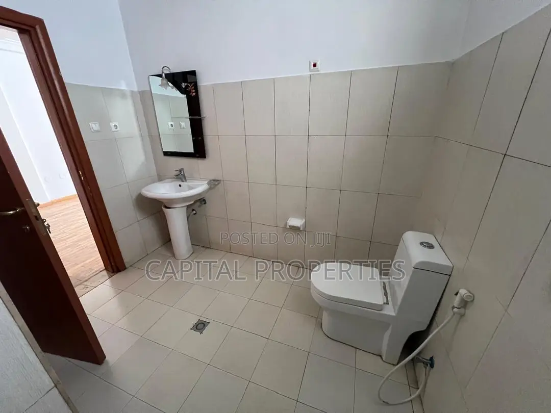 7bdrm House in Bole for rent