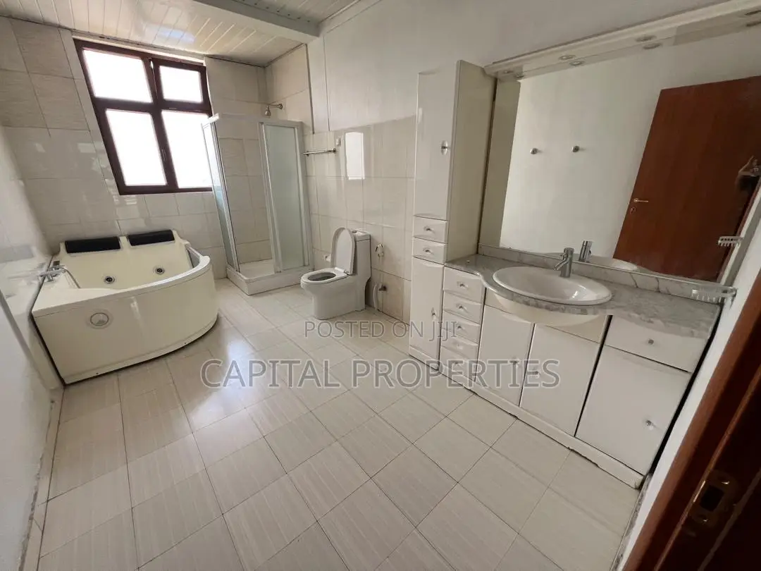 7bdrm House in Bole for rent