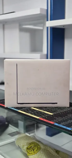 New Laptop Apple MacBook Air 2025 M4 16GB Apple M4 SSD 512GB