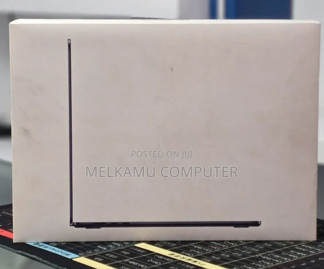 New Laptop Apple MacBook Air 2025 M4 16GB Apple M4 SSD 512GB