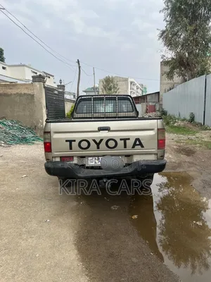 Toyota Hilux 2.5 Cab 2005 Gray