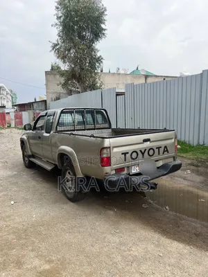 Toyota Hilux 2.5 Cab 2005 Gray