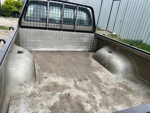 Toyota Hilux 2.5 Cab 2005 Gray