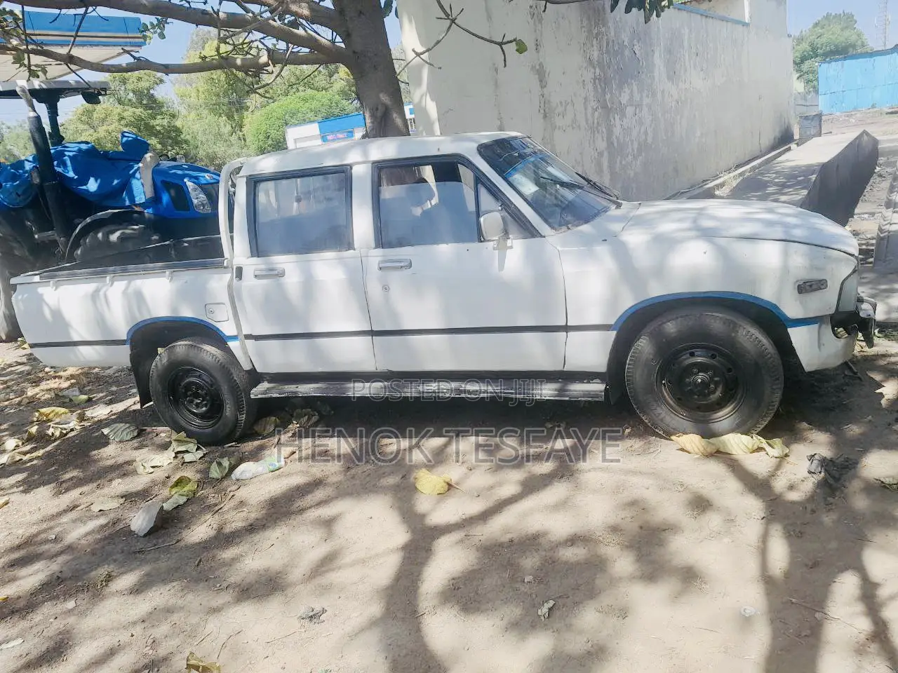Toyota Hilux 1988 White