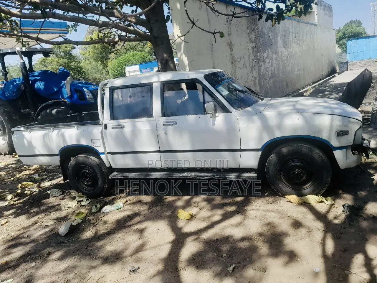 Toyota Hilux 1988 White