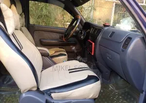 Toyota Hilux 2004 Black